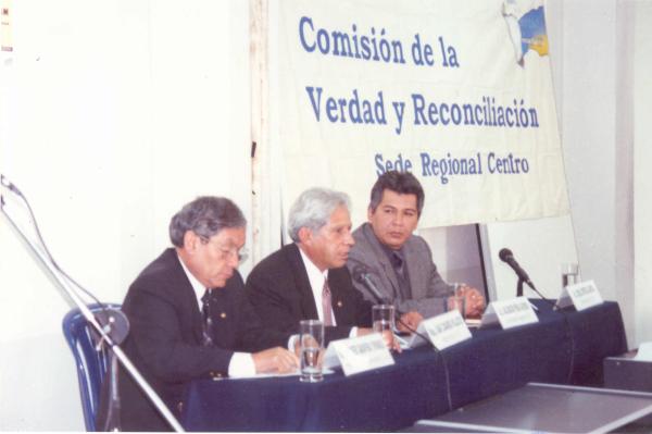 Conferencia de prensa en Huancayo