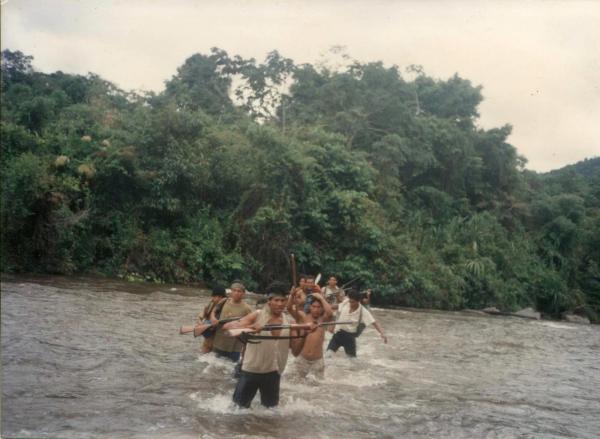 Actividades en el río Ene durante la época de la violencia