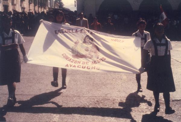Marcha cívica en Ayacucho