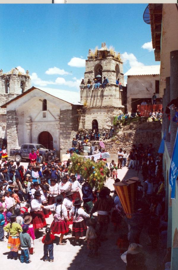 Bienvenida a los miembros de la Comisión de la Verdad y Reconciliación (CVR) en Lucanamarca - Ayacucho