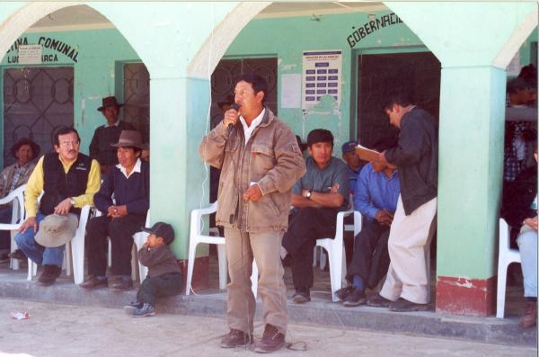 Bienvenida a los miembros de la Comisión de la Verdad y Reconciliación (CVR) en Lucanamarca - Ayacucho