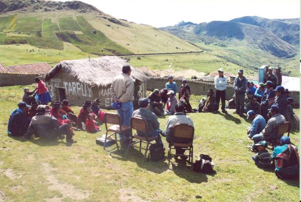 Visita de comisionados a Uchuraccay