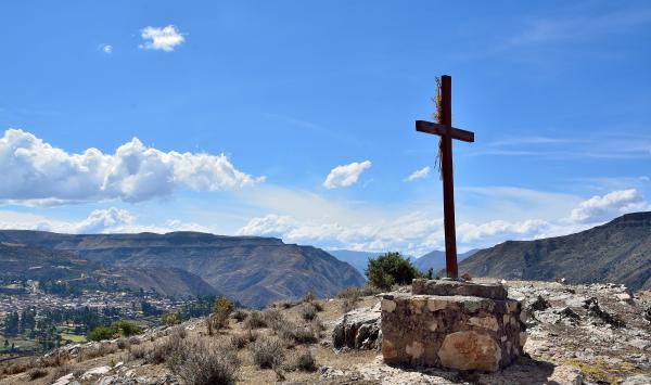 3.Cruz por las víctimas de Lucanamarca