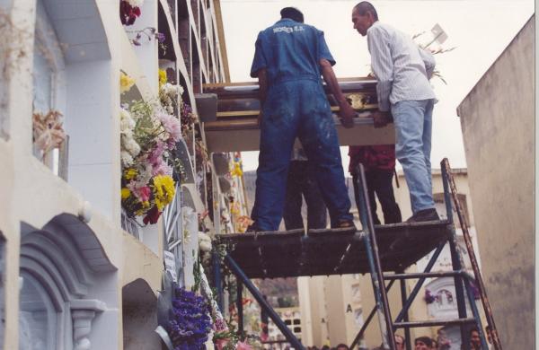 Entierro de restos encontrados en la provincia de Tocache