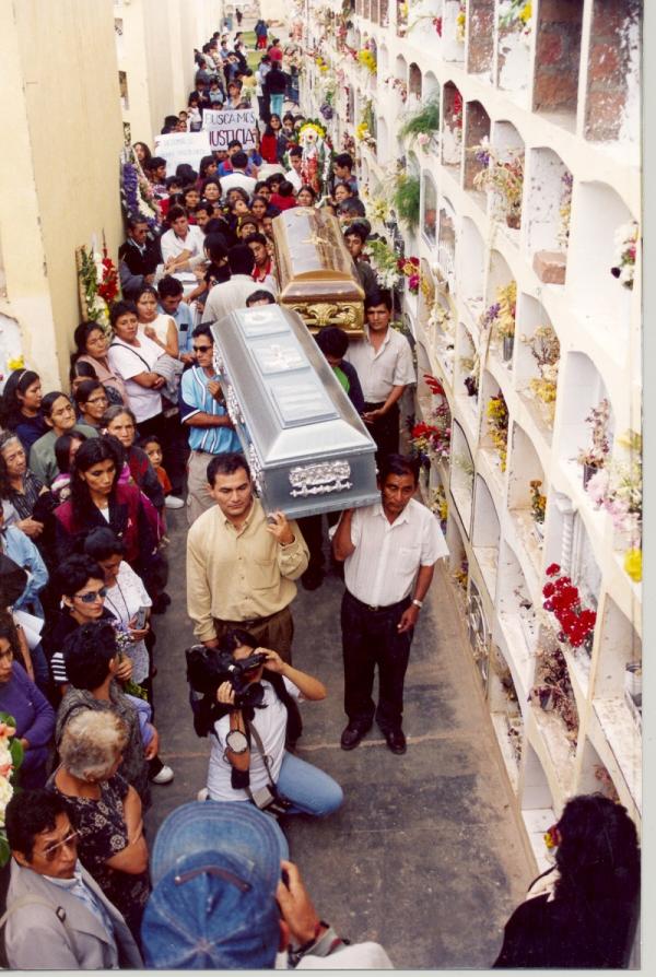 Entierro de restos encontrados en la provincia de Tocache