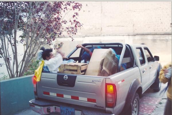 Recepción y colocación de restos en ataúdes en la provincia de Tocache