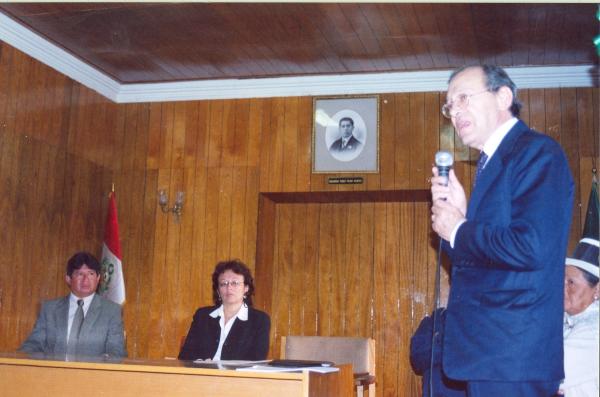 Bienvenida de los comisionados en Huanta