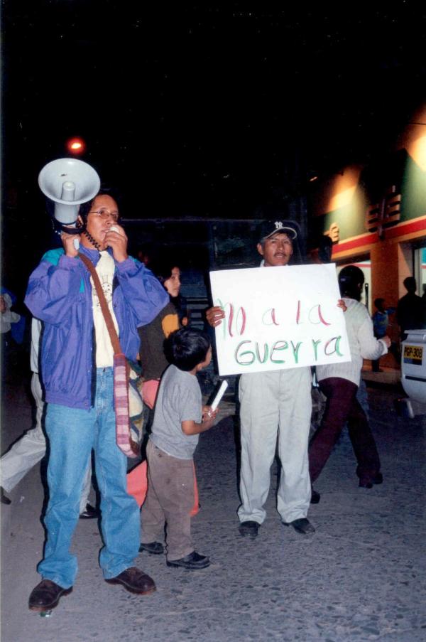 Marcha contra la guerra en Irak en la ciudad de Huamanga