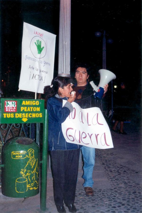 Marcha contra la guerra en Irak en la ciudad de Huamanga