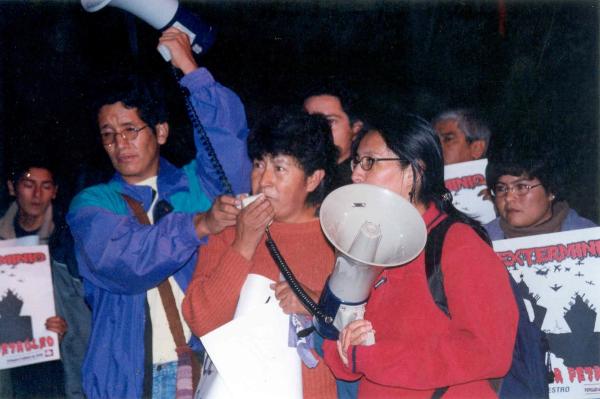 Marcha contra la guerra en Irak en la ciudad de Huamanga