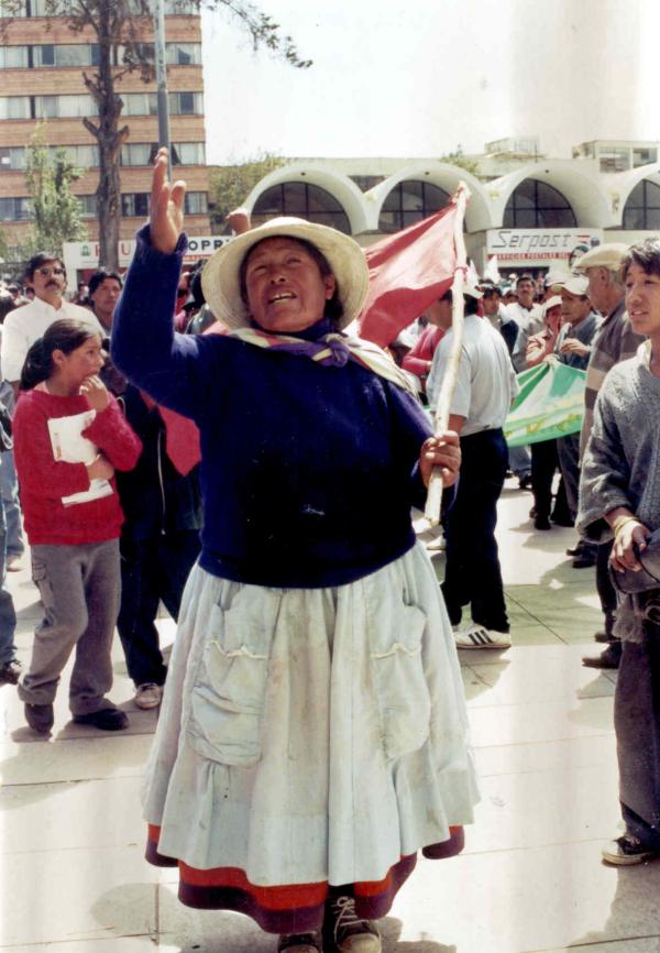 Marcha de protesta de los afectados por la violencia política en la ciudad de Huancayo
