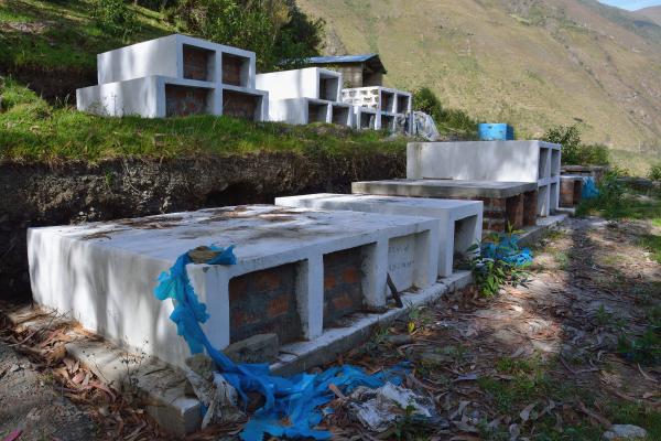 38. Mausoleo a víctimas de Ccano