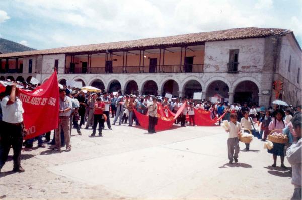 Paro regional en la ciudad de Huamanga