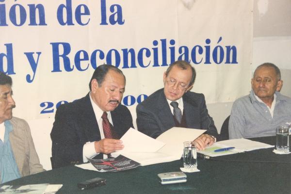 Movilización de la Asociación Nacional de Periodistas a la Comisión de la Verdad y Reconciliación en San Isidro