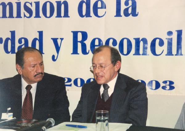 Movilización de la Asociación Nacional de Periodistas a la Comisión de la Verdad y Reconciliación en San Isidro