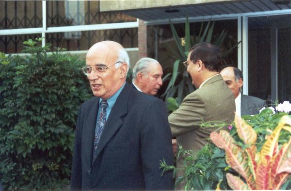 Visita de los comisionados de la Comisión de la Verdad y Reconciliación al expresidente Francisco Morales Bermúdez en Lima