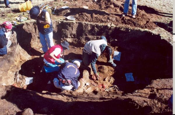 Exhumación de fosas en Santiago de Lucanamarca - Ayacucho