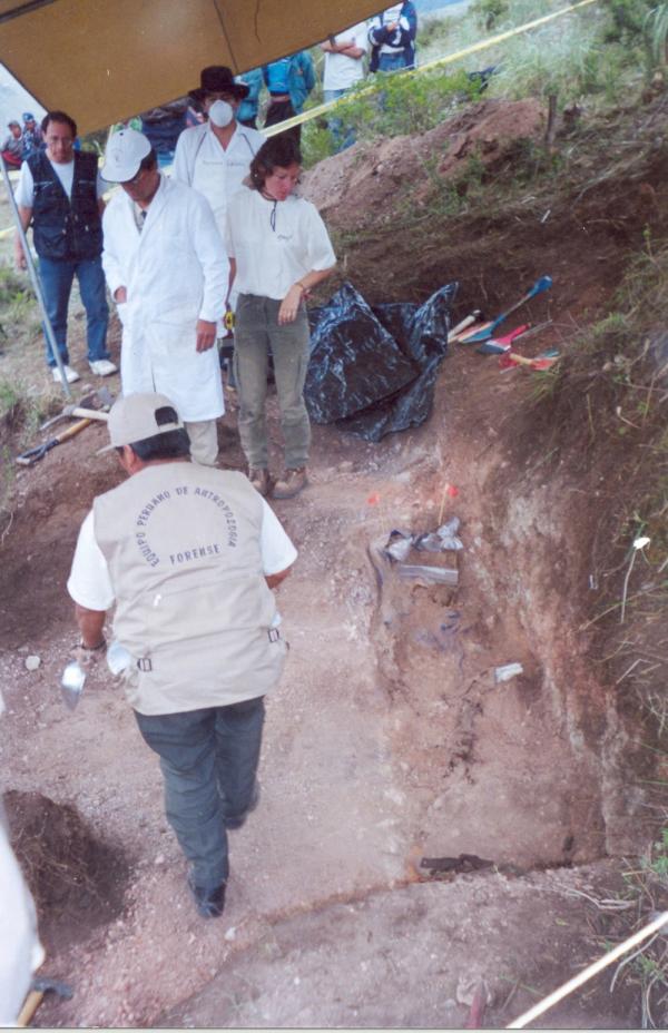 Exhumacion de Restos en Chuschi