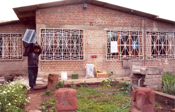 Reconocimiento de restos por los familiares de las víctimas en Totos - Ayacucho