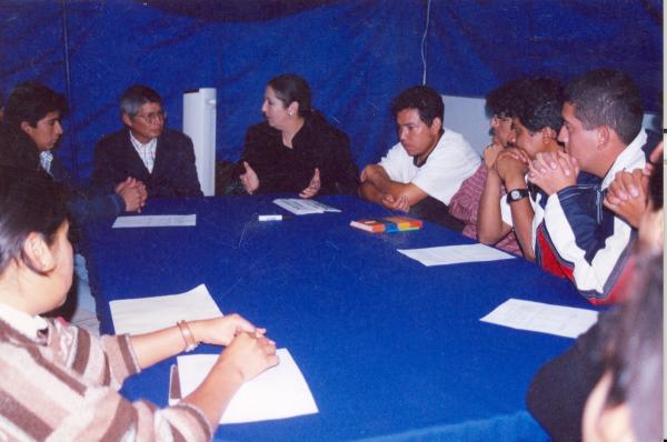 Reconocimiento de restos por los familiares de las víctimas en Totos - Ayacucho