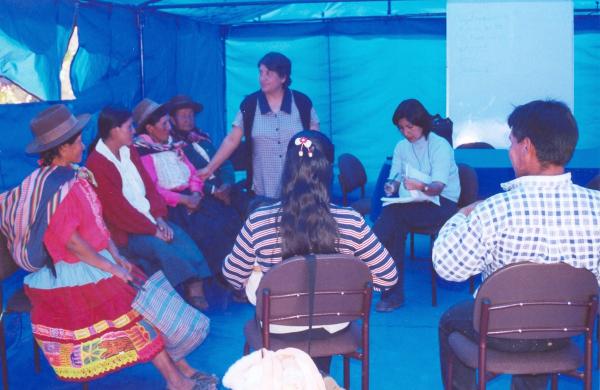 Reconocimiento de restos por los familiares de las víctimas en Totos - Ayacucho