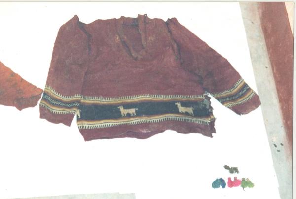 Limpieza e identificación de restos hallados en las fosas de Chuschi - Ayacucho