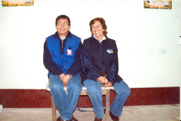 Limpieza e identificación de restos hallados en las fosas de Chuschi - Ayacucho