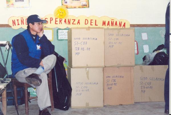 Limpieza e identificación de restos hallados en las fosas de Chuschi - Ayacucho