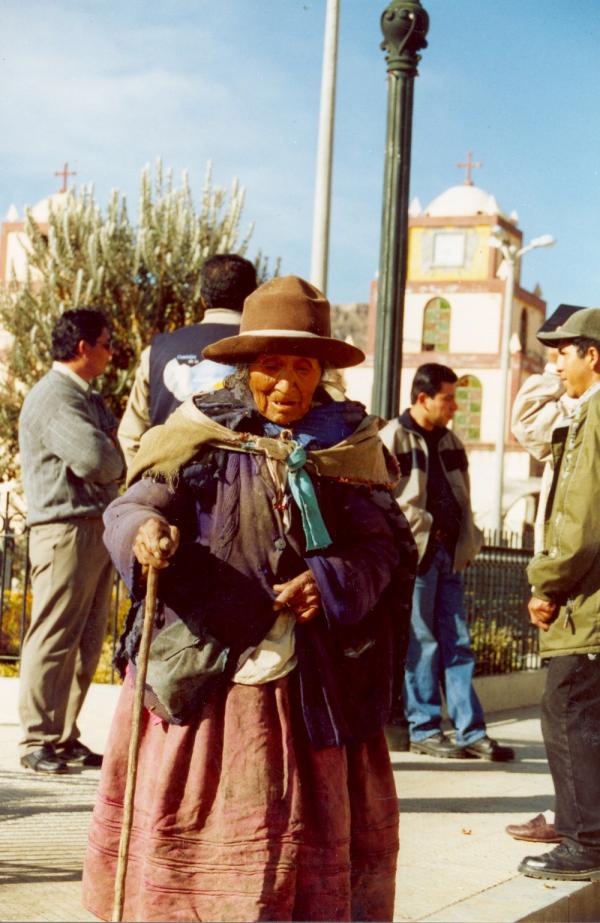 Vista de miembros de la Comisión de la Verdad y Reconciliación a Santiago de Lucanamarca - Ayacucho