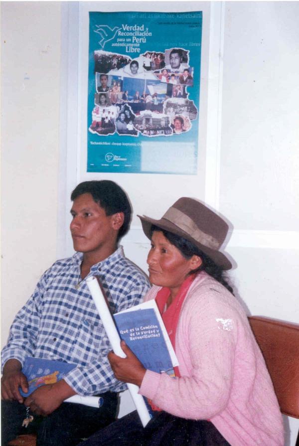 Visita de la Comisión de la Verdad y Reconciliación (CVR) a la ciudad de Ayacucho